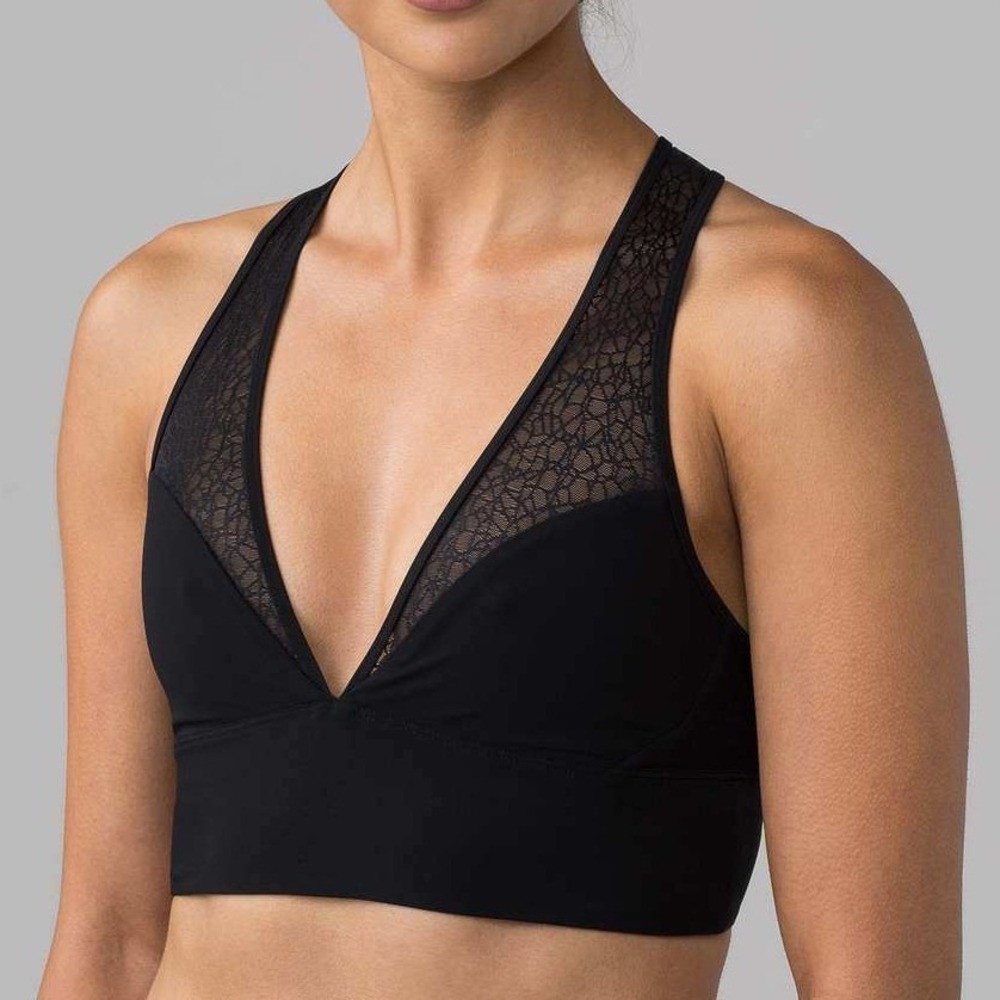 Lululemon Twist & Train Bra Size 6 Black Mesh Yoga Light Support Athleisure